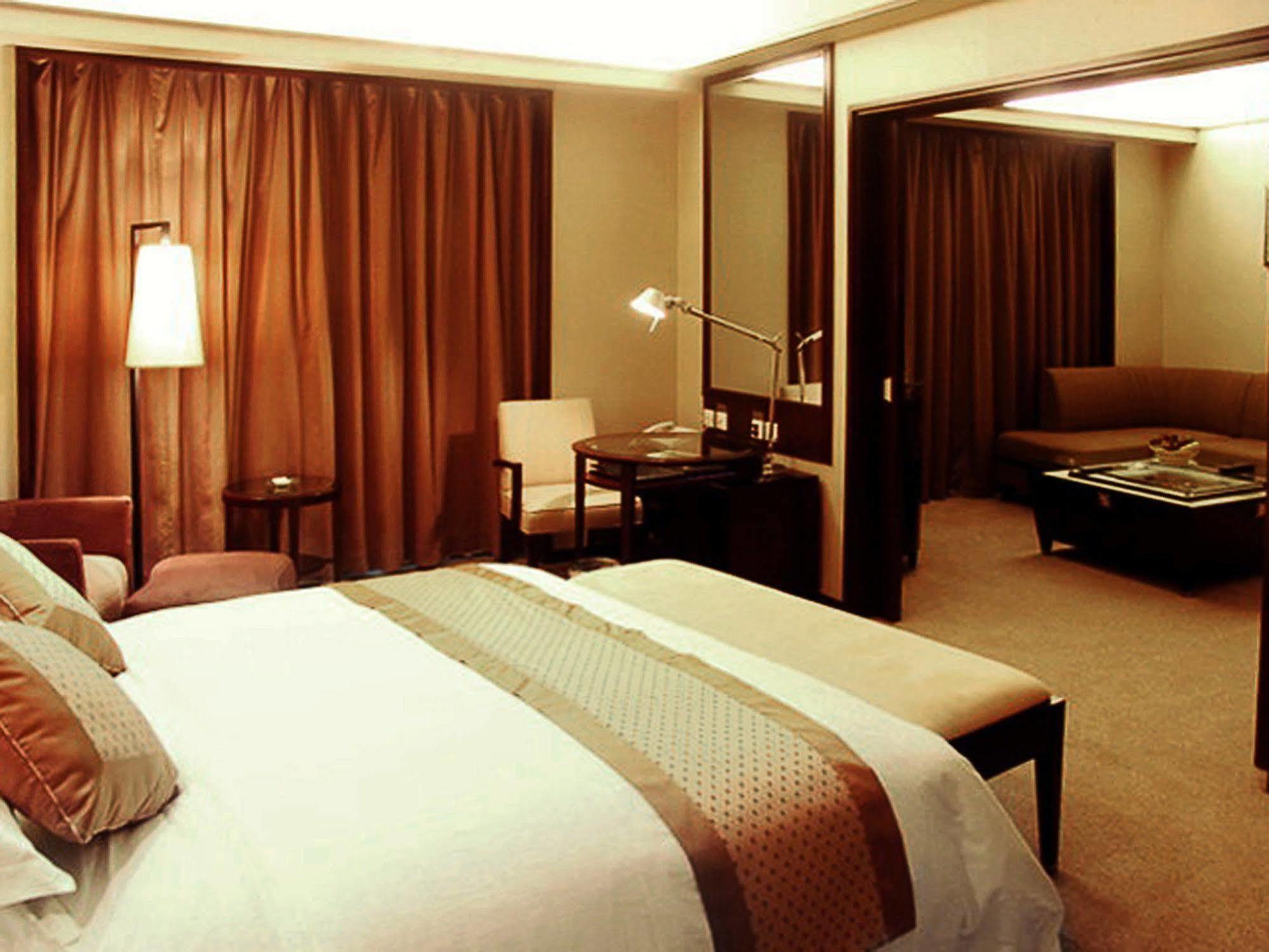 Dongguan Dongcheng International Hotel - Free Shuttle Buses For Executive Room Guests During Canton Fair Esterno foto
