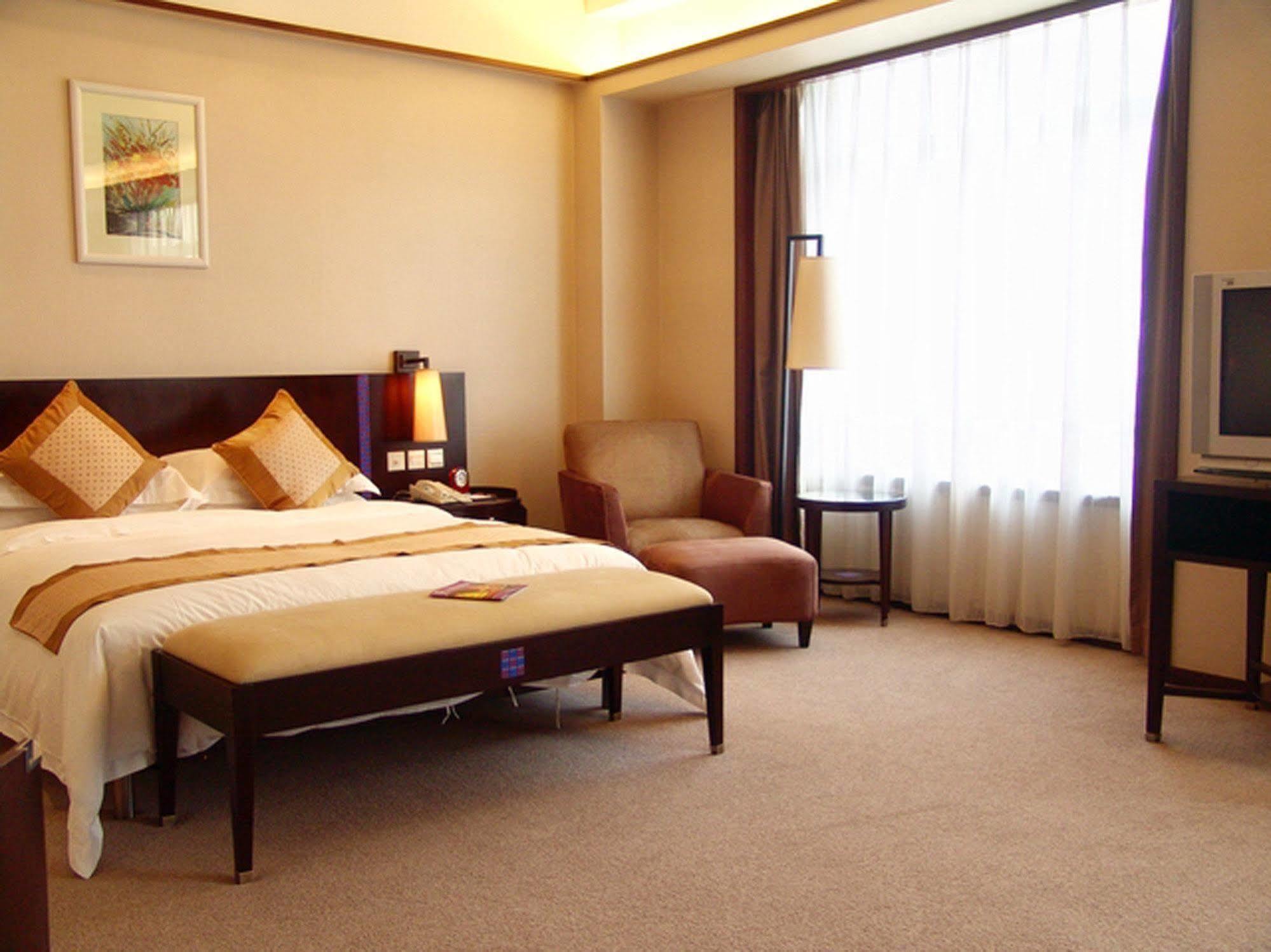 Dongguan Dongcheng International Hotel - Free Shuttle Buses For Executive Room Guests During Canton Fair Esterno foto