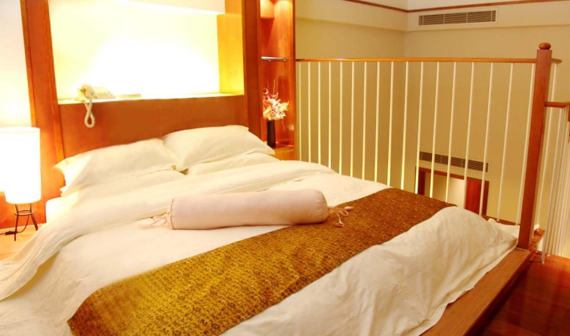 Dongguan Dongcheng International Hotel - Free Shuttle Buses For Executive Room Guests During Canton Fair Esterno foto